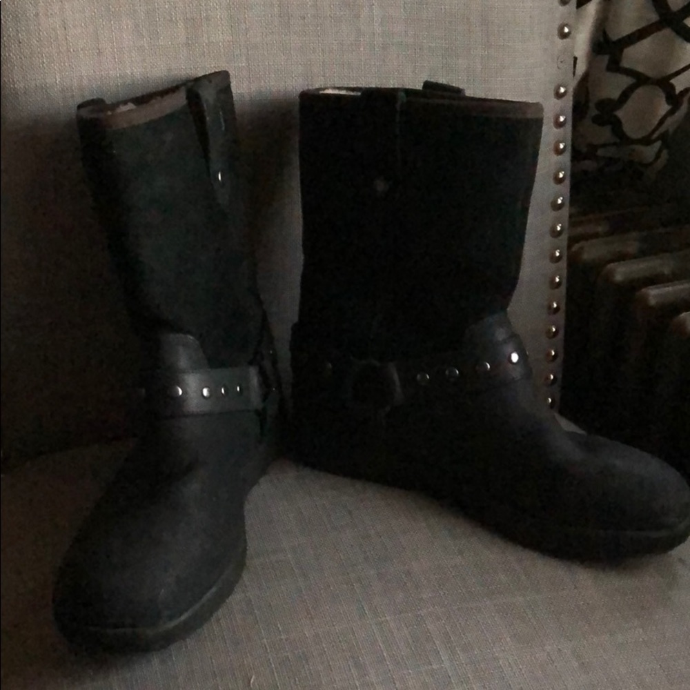 Girls’ Ugg boots with studs sz.5 EUC(Authentic)